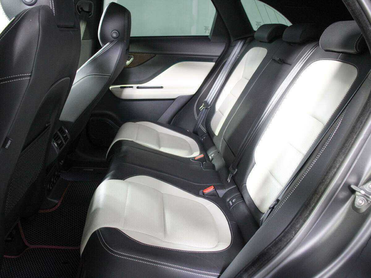 Jaguar F-Pace, 2017 Фото №7