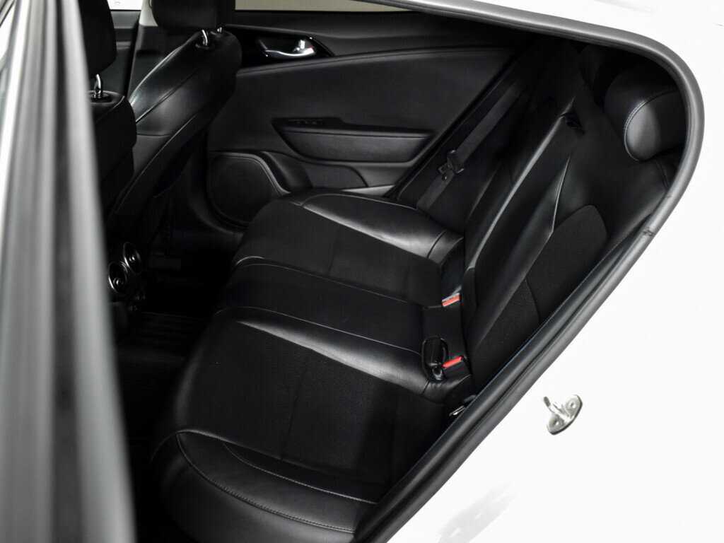 Kia Stinger, 2018 Фото №8