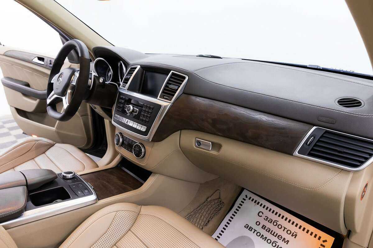 Mercedes-Benz M-Класс AMG 63 AMG, 2013 Фото №12