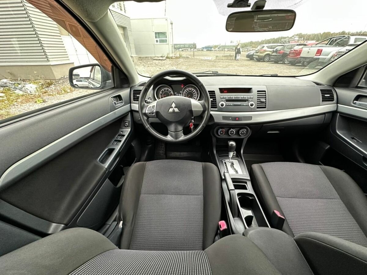 Mitsubishi Lancer X Рестайлинг, 2011 Фото №6