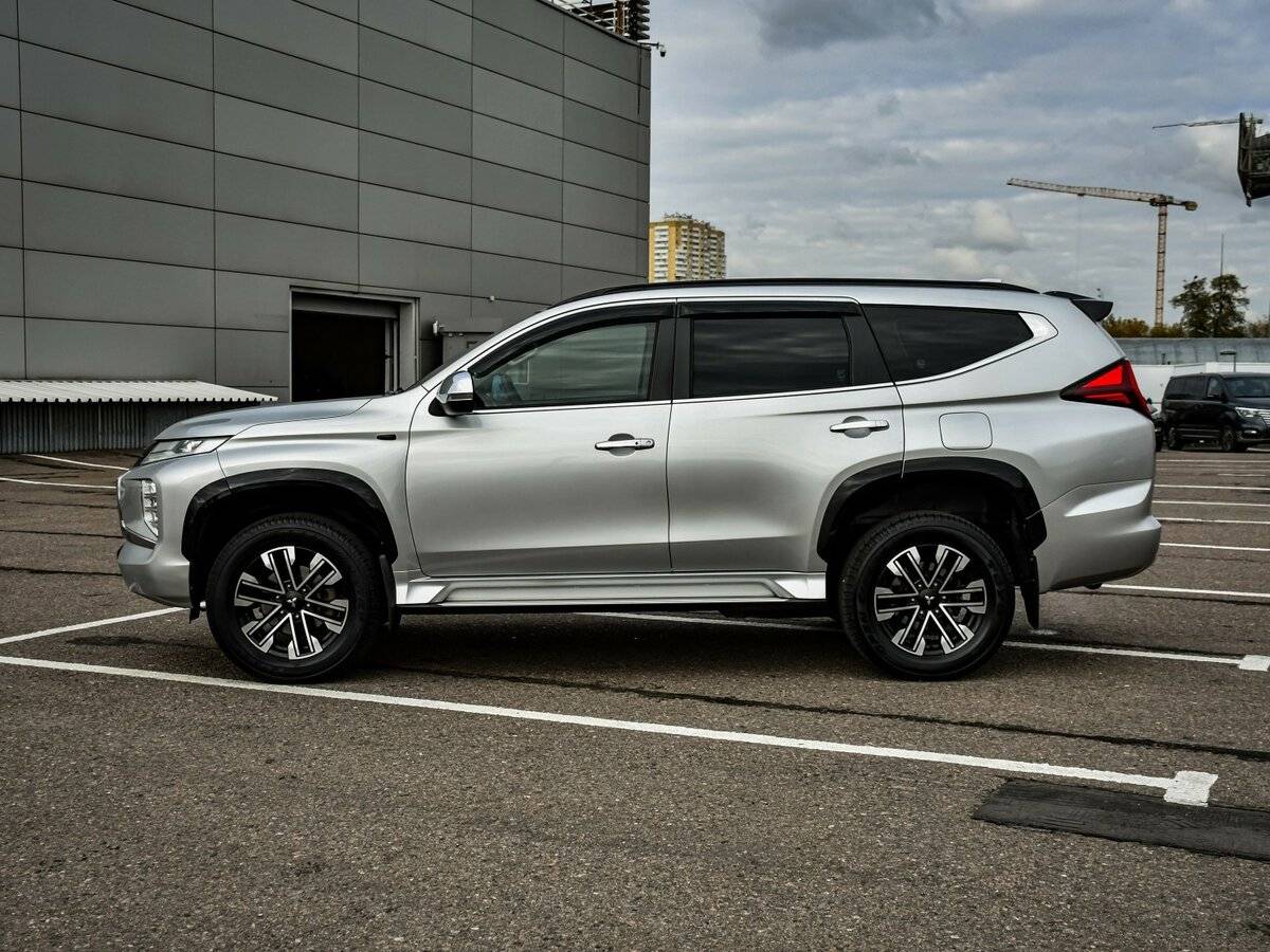 Mitsubishi Montero Sport III Рестайлинг, 2022 Фото №8