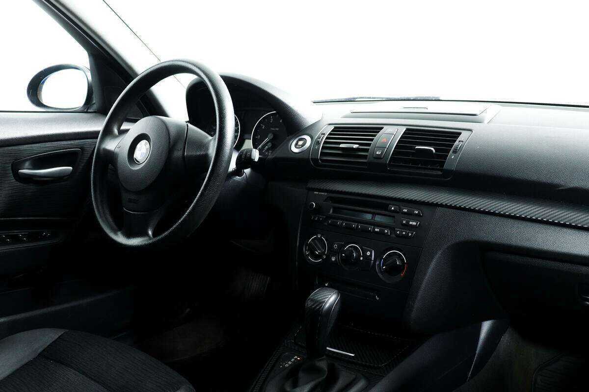 BMW 1 серии 120i, 2009 Фото №9