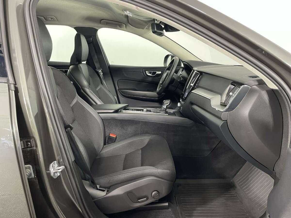 Volvo XC60, 2019 Фото №14