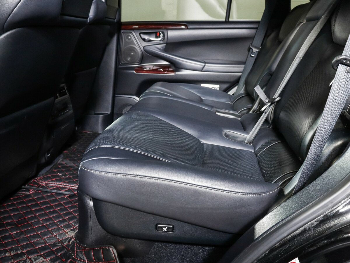 Lexus LX 570 III Рестайлинг, 2015 Фото №10