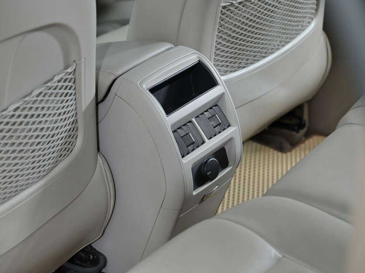 Cadillac SRX, 2010 Фото №7