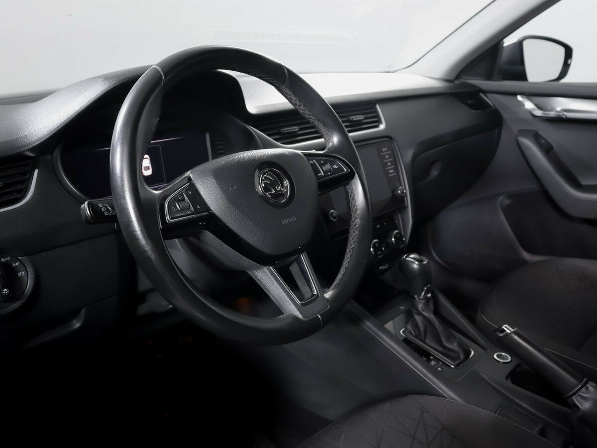 Skoda Octavia III (A7) Рестайлинг, 2018 Фото №11