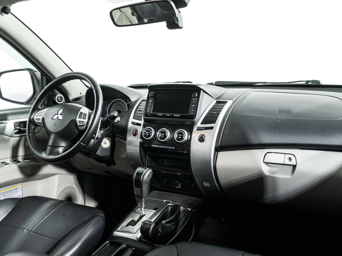 Mitsubishi Pajero Sport II, 2013 Фото №7