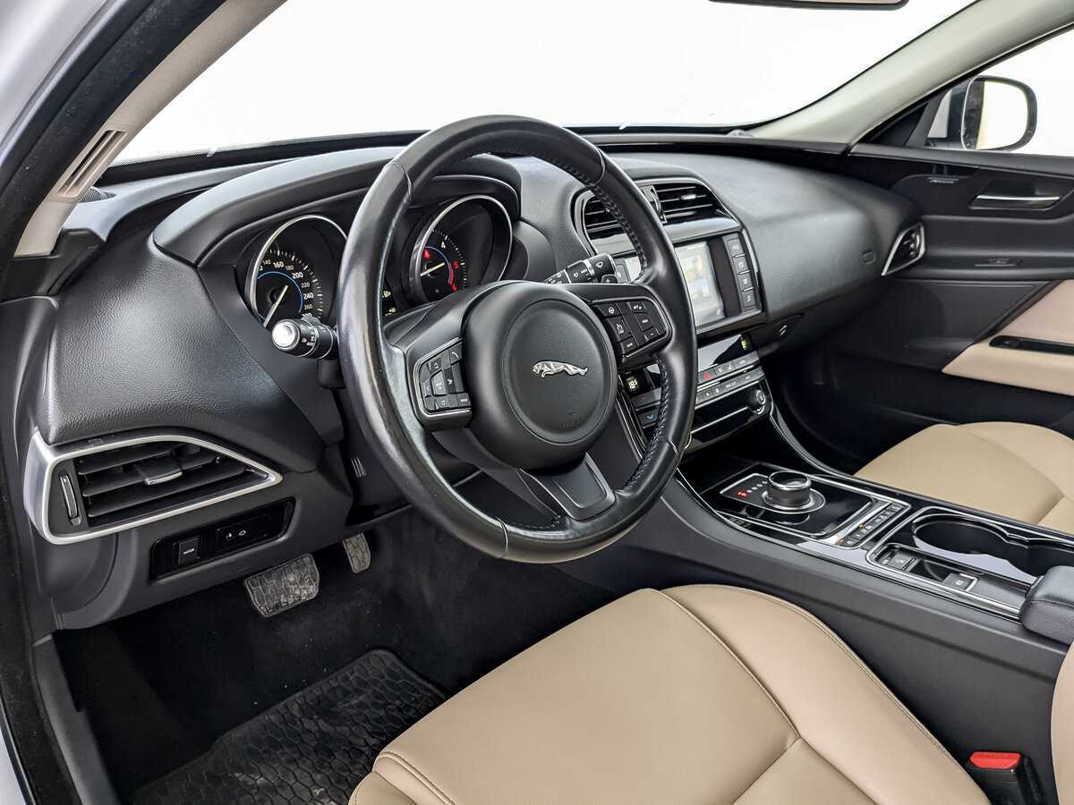 Jaguar XE, 2017 Фото №16