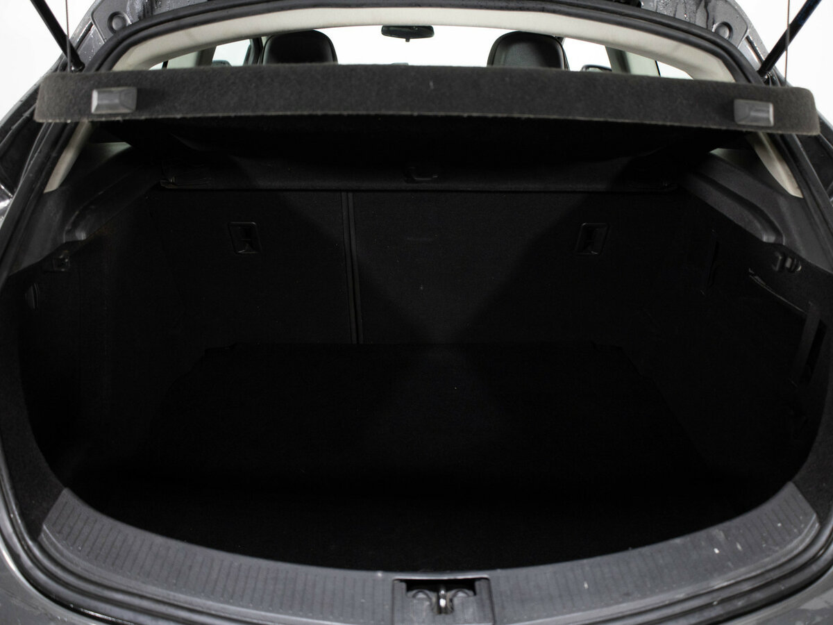 Opel Astra GTC J Рестайлинг, 2012 Фото №16