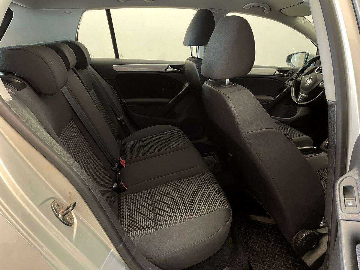 Volkswagen Golf, 2010 Фото №8