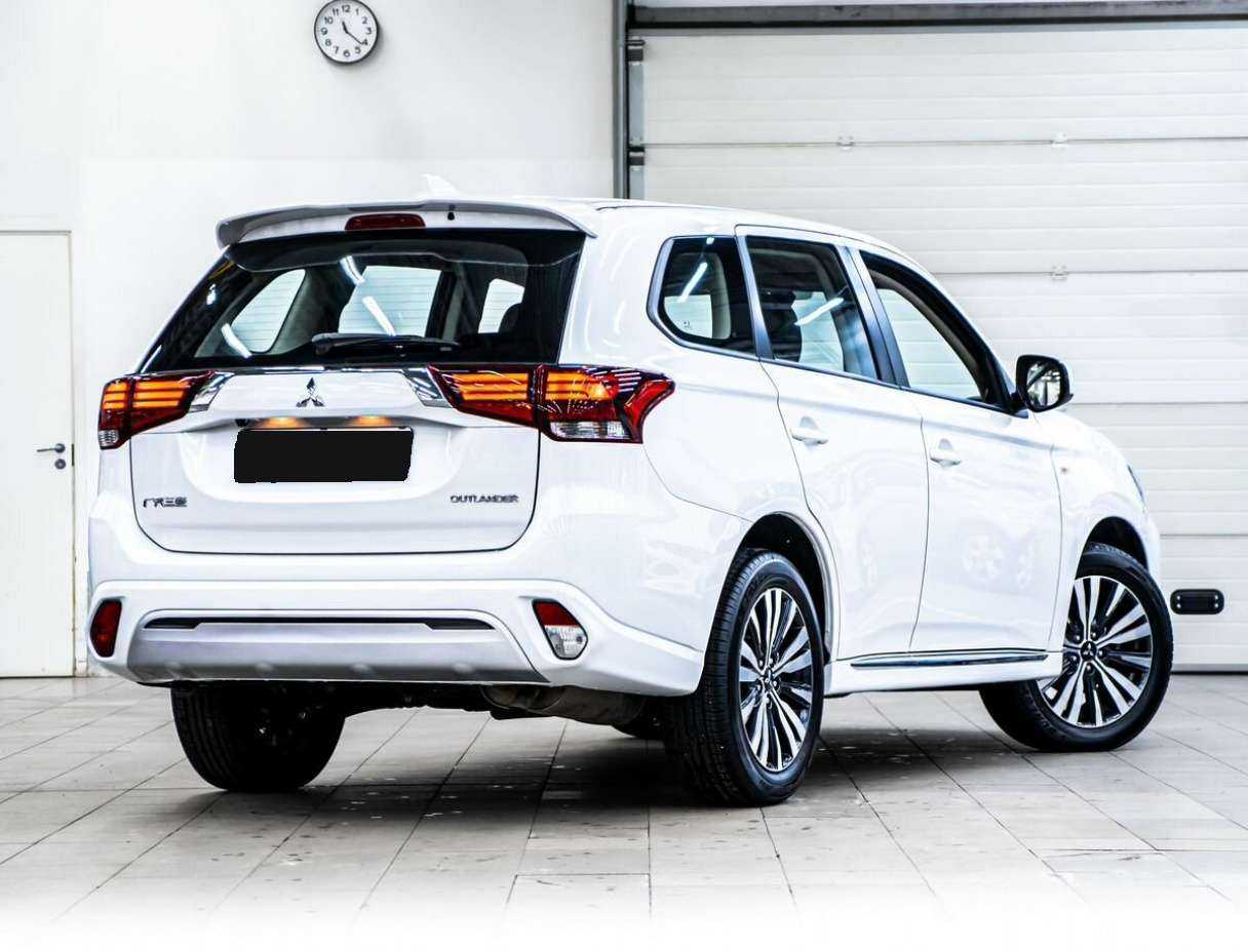 Mitsubishi Outlander, 2022 Фото №3