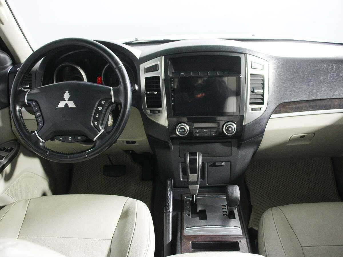 Mitsubishi Pajero, 2017 Фото №12