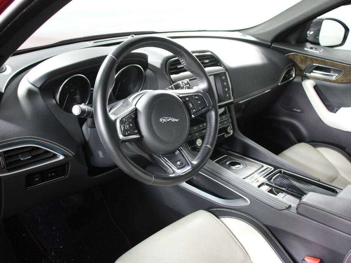 Jaguar F-Pace, 2017 Фото №11