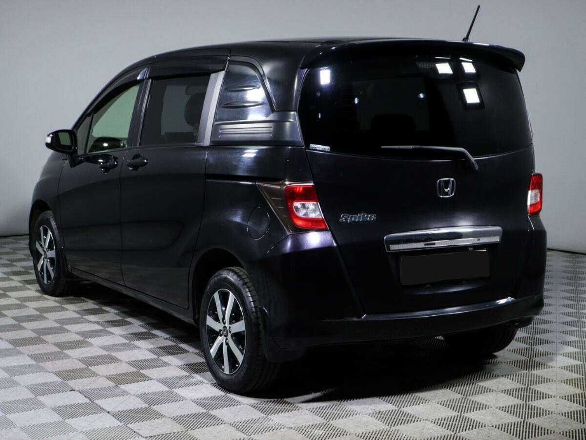 Honda Freed Spike, 2012 Фото №5