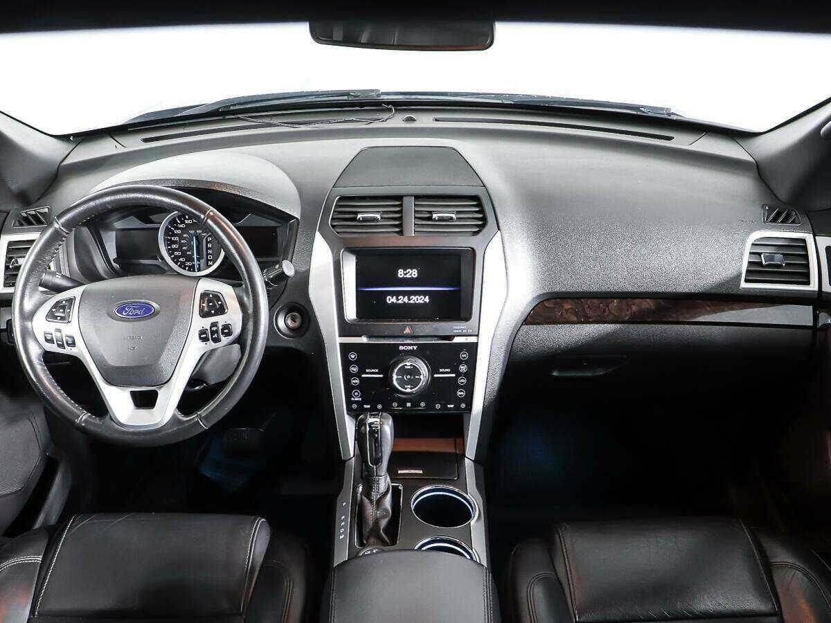 Ford Explorer, 2011 Фото №12