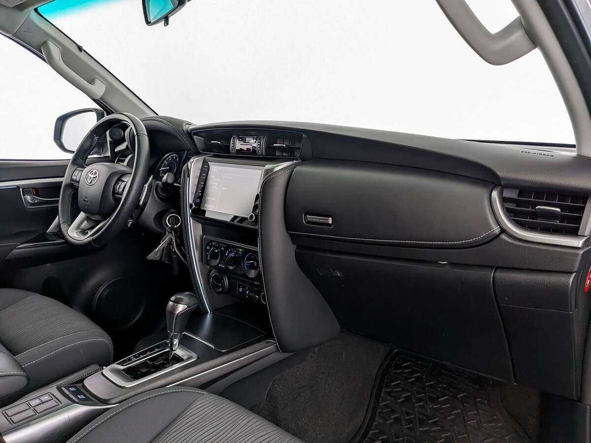 Toyota Fortuner, 2021 Фото №8