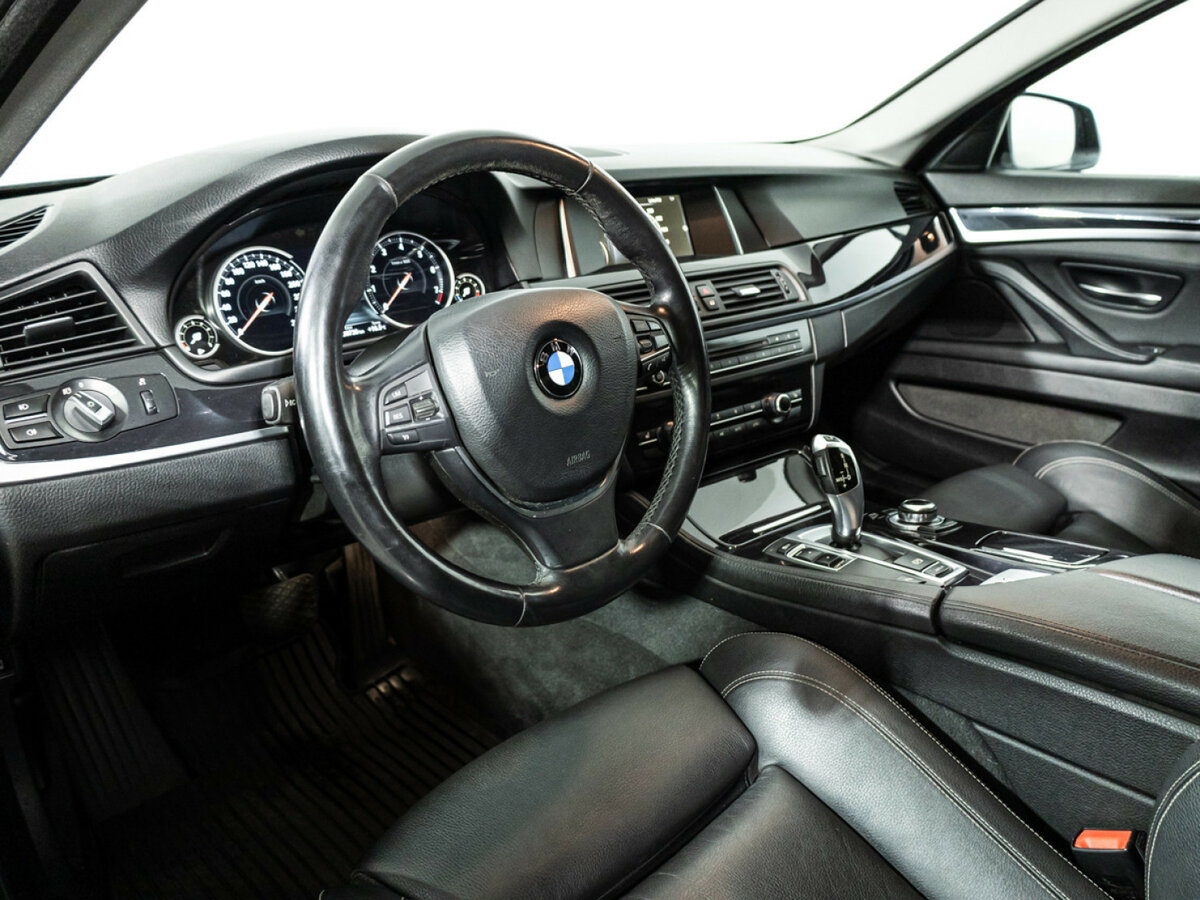 BMW 5 серии 520i VI (F10/F11/F07) Рестайлинг, 2015 Фото №11