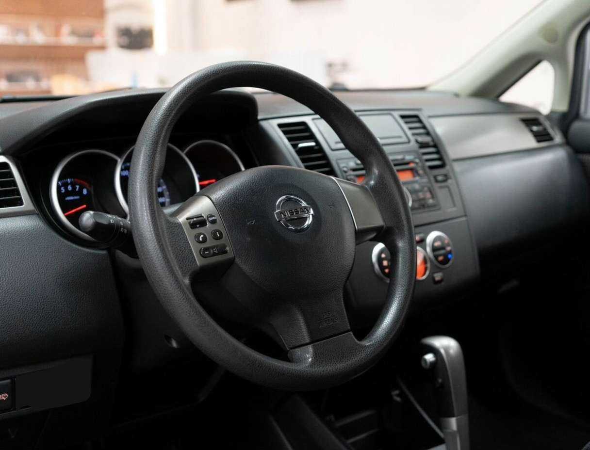 Nissan Tiida, 2011 Фото №7
