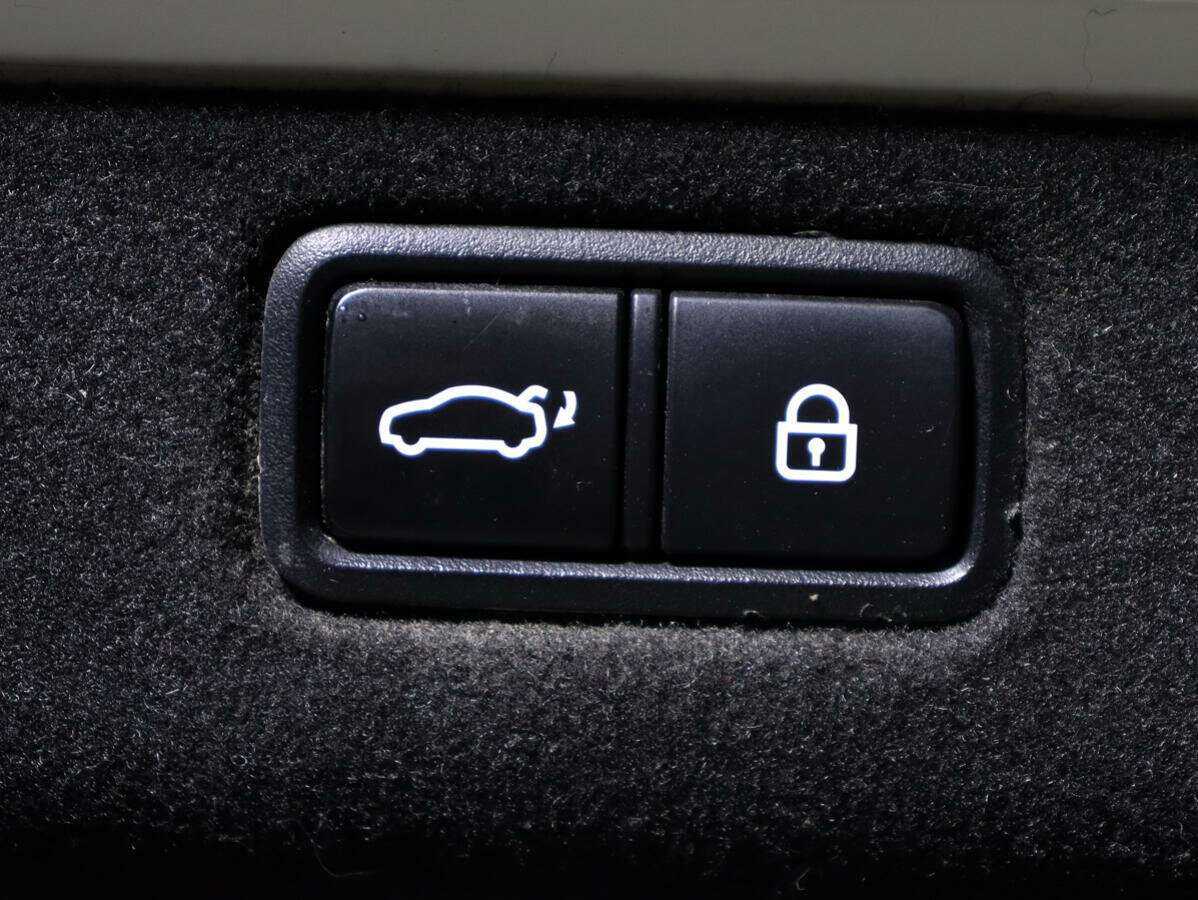 Kia Quoris, 2013 Фото №18