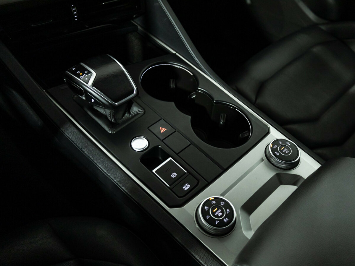 Volkswagen Touareg III, 2018 Фото №16