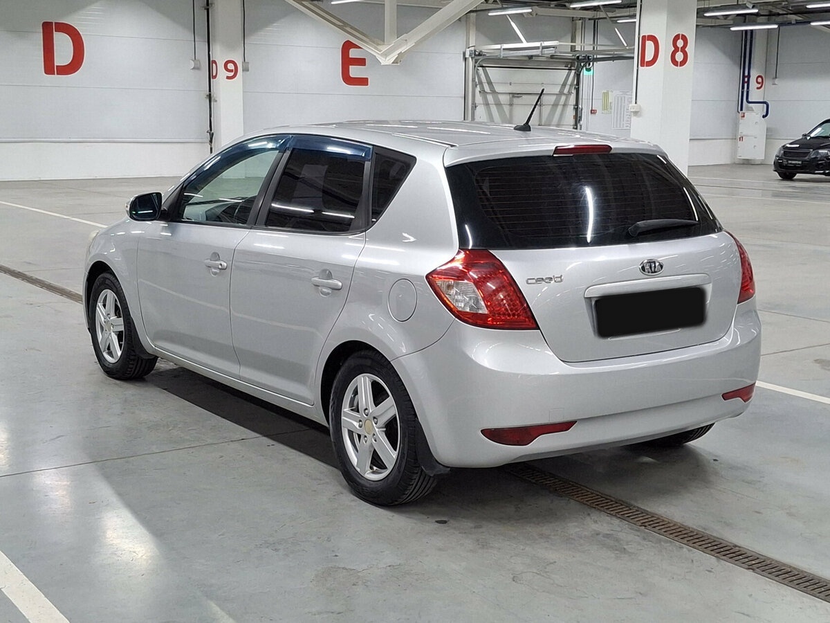 Kia Ceed I Рестайлинг, 2011 Фото №7