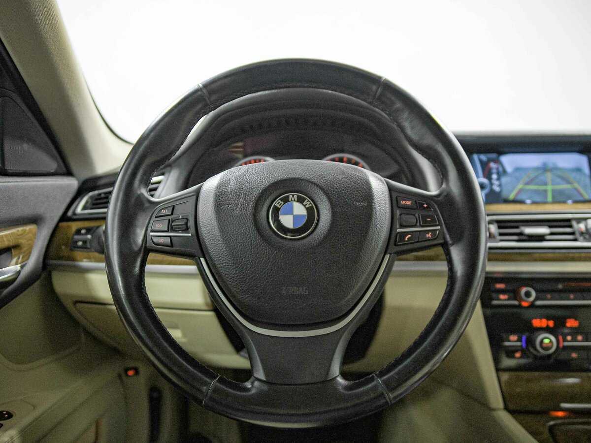 BMW 7 серии 730i, 2011 Фото №8