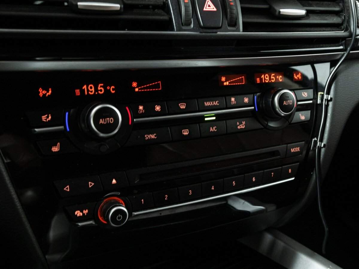 BMW X5 35i, 2015 Фото №18