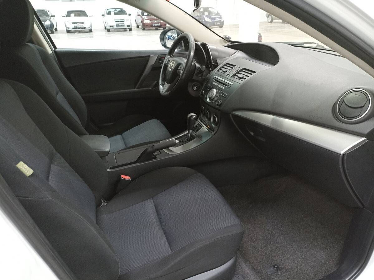 Mazda 3, 2011 Фото №11