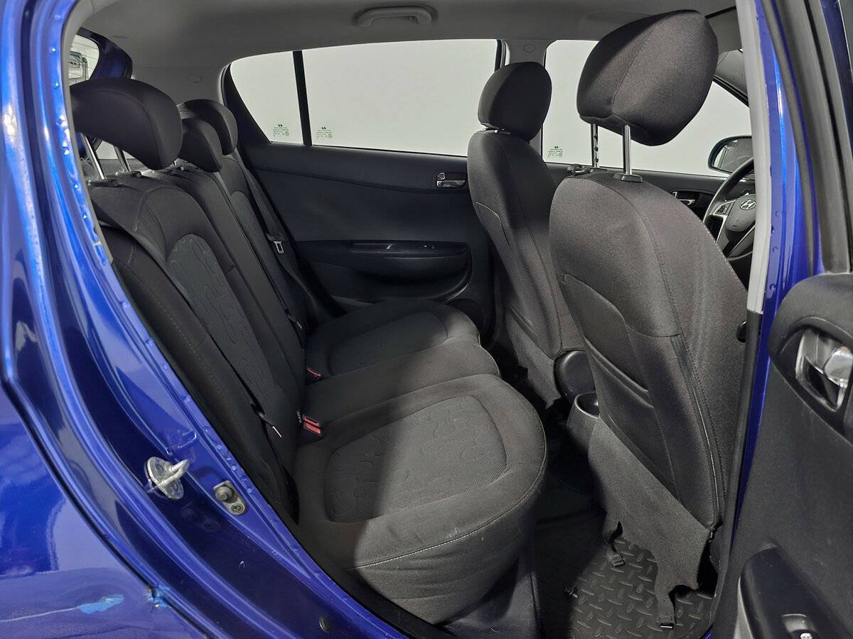 Hyundai i20, 2010 Фото №11