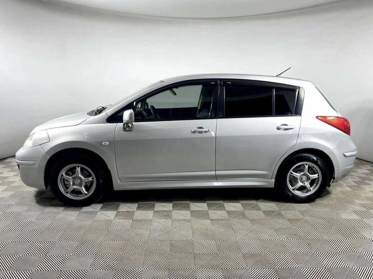 Nissan Tiida, 2011 Фото №9
