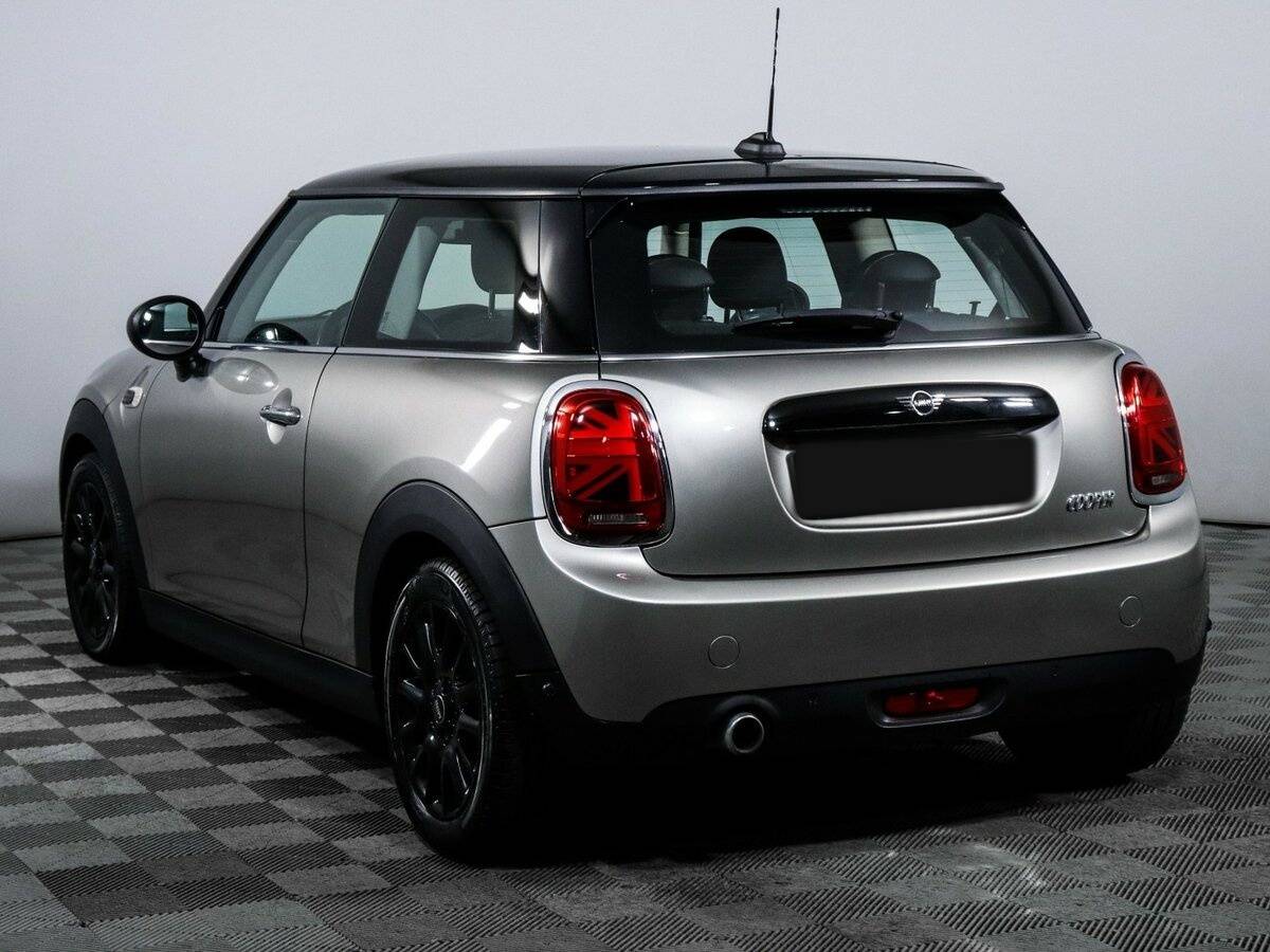 Mini Hatch Cooper III (F55/F56) Рестайлинг, 2018 Фото №6