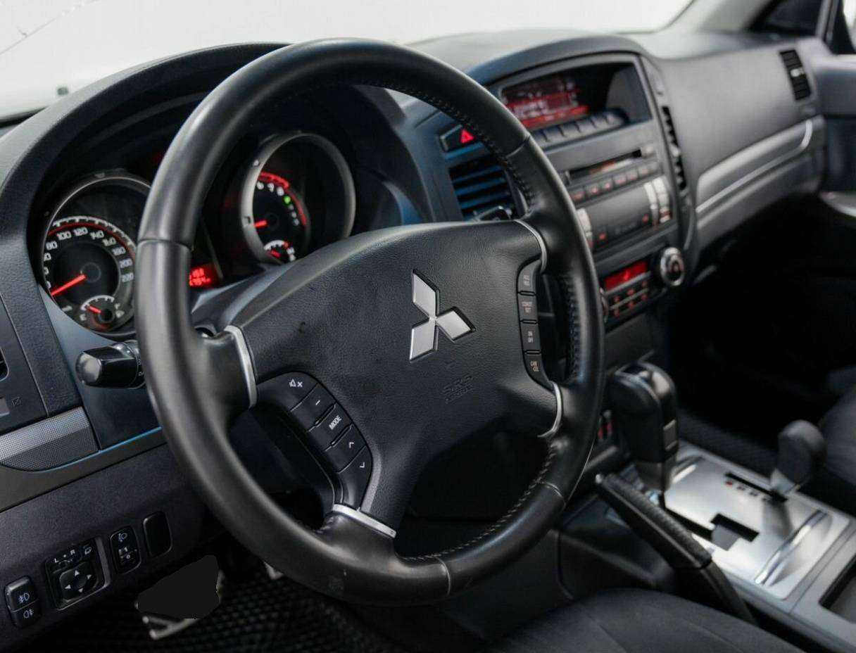 Mitsubishi Pajero, 2011 Фото №21