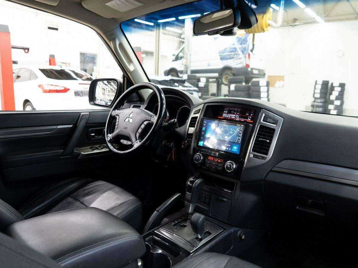 Mitsubishi Pajero, 2014 Фото №16