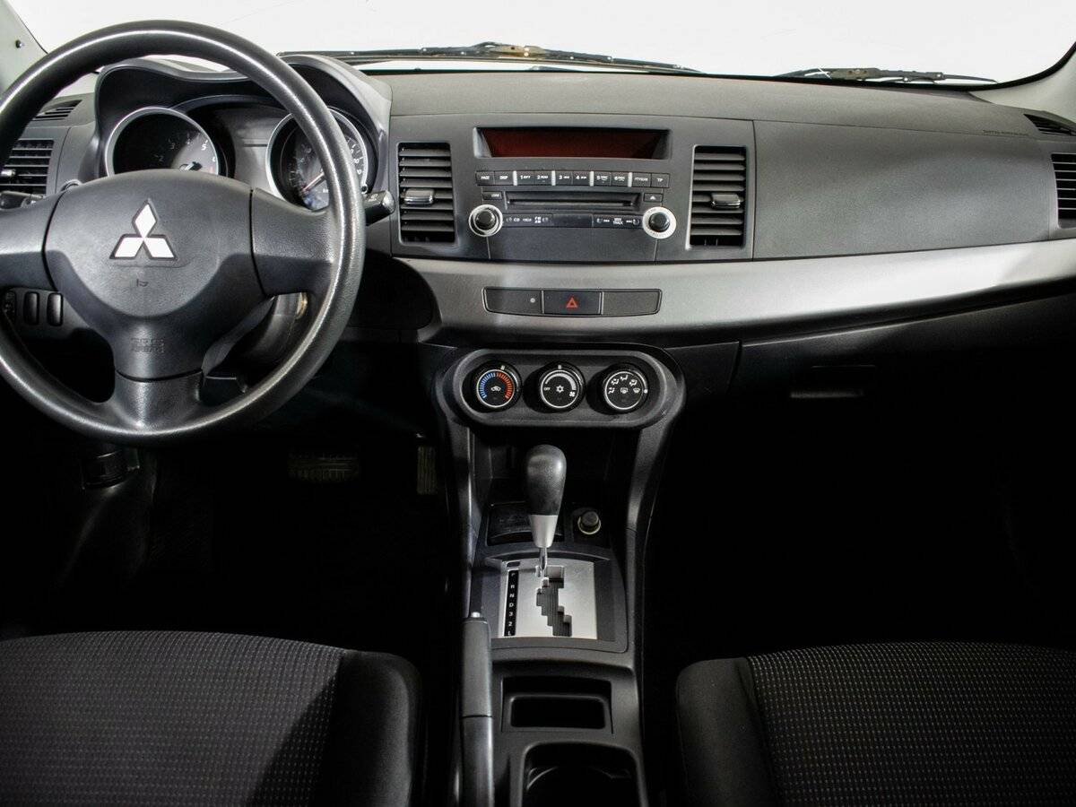 Mitsubishi Lancer X, 2010 Фото №8