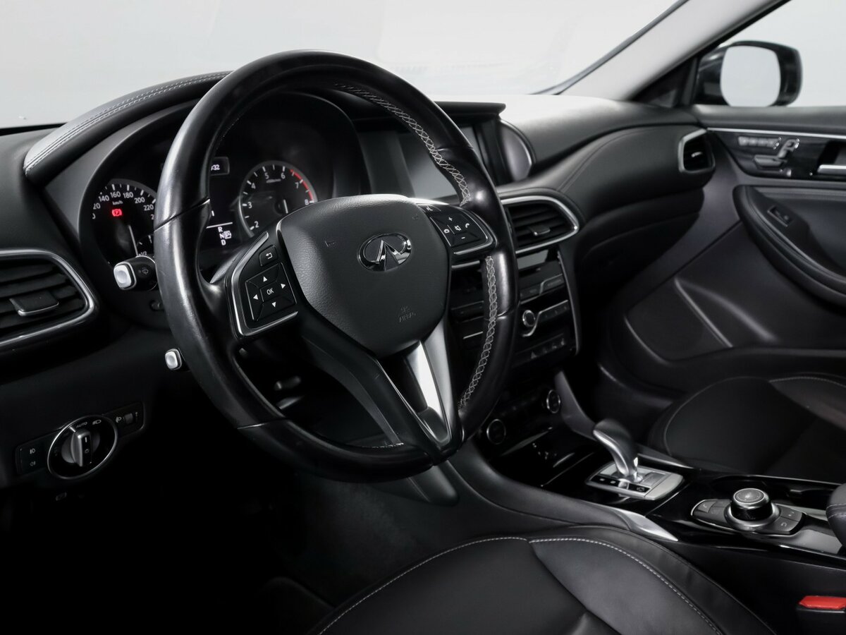 Infiniti Q30, 2017 Фото №11