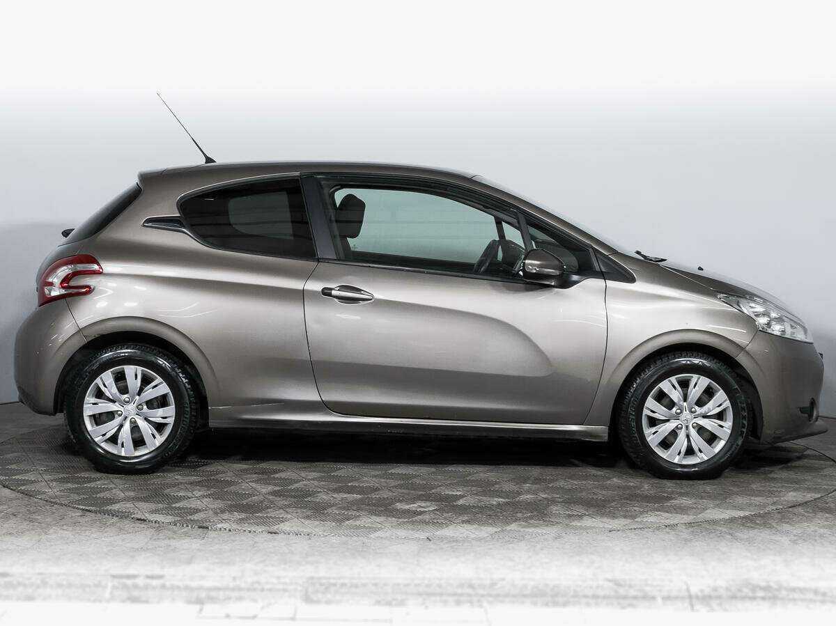 Peugeot 208, 2013 Фото №4