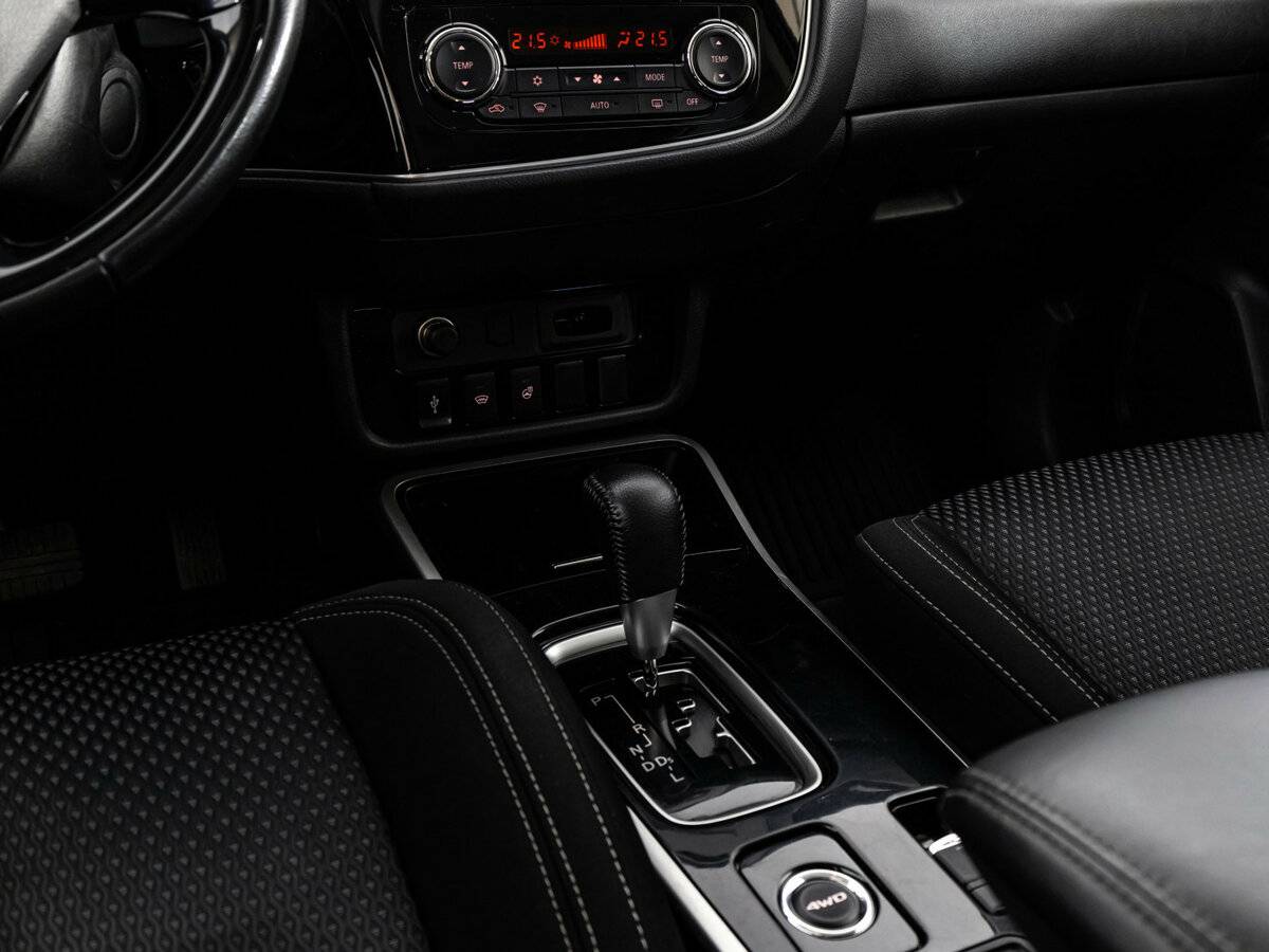 Mitsubishi Outlander III Рестайлинг 3, 2019 Фото №9