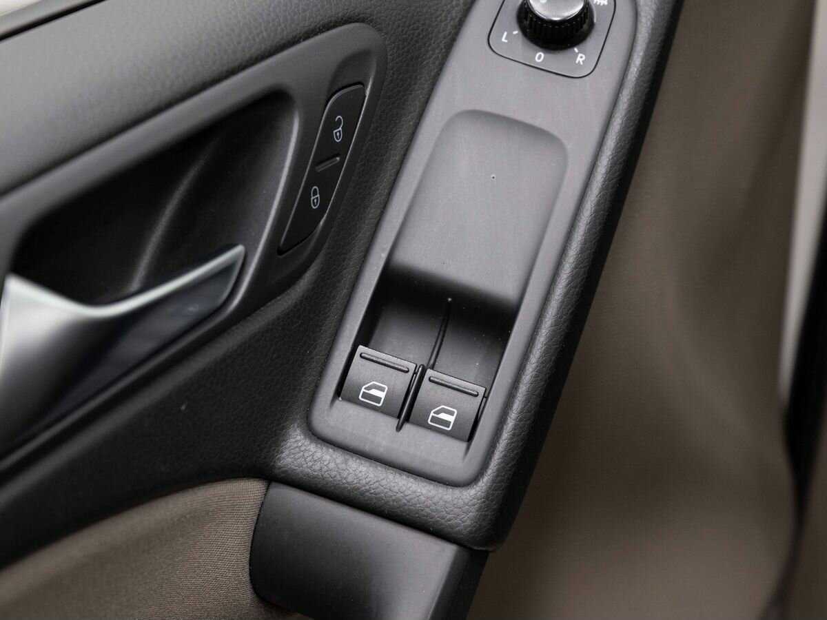 Volkswagen Golf, 2011 Фото №16
