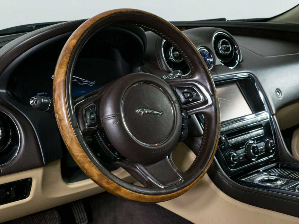 Jaguar XJ, 2010 Фото №15