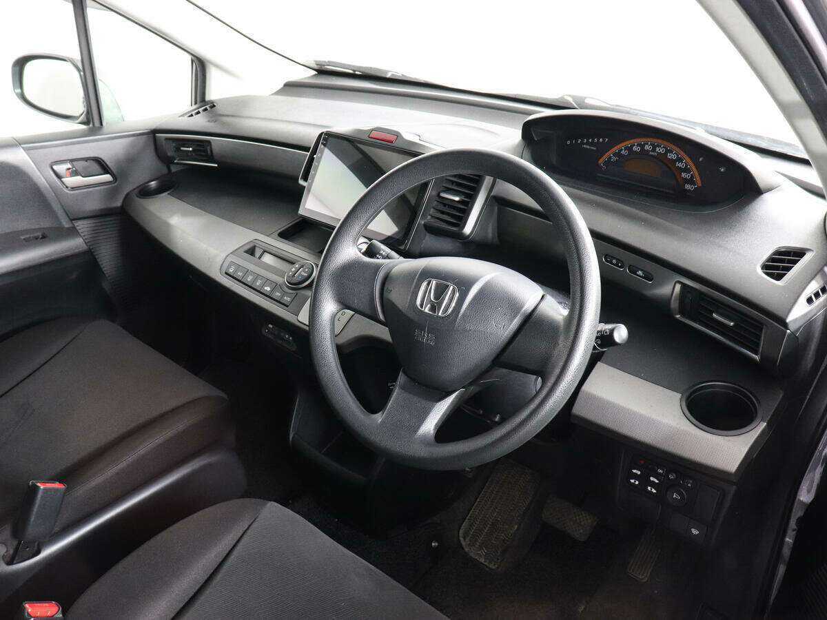 Honda Freed, 2010 Фото №8