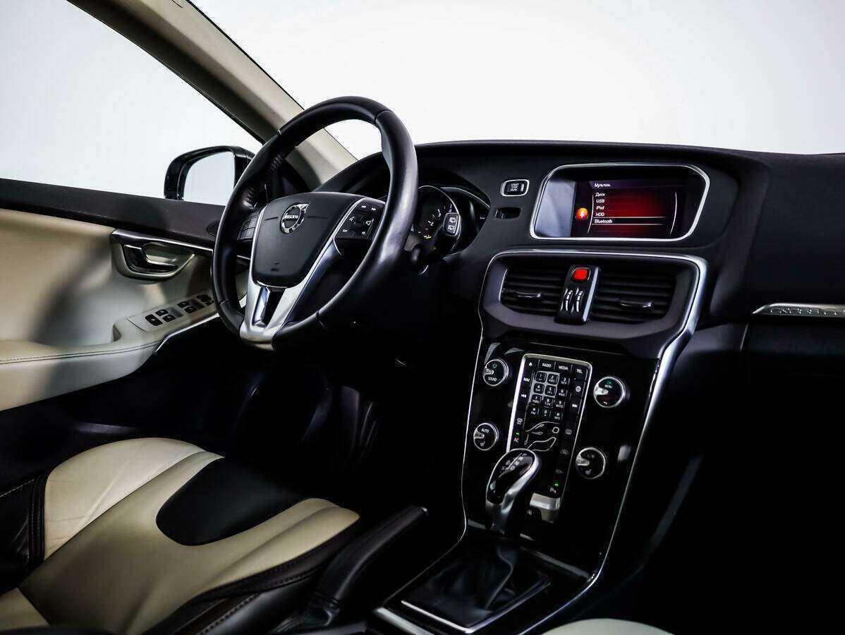 Volvo V40 Cross Country, 2018 Фото №6