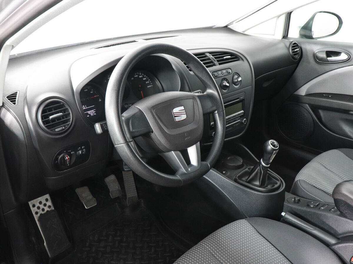 SEAT Leon, 2011 Фото №7