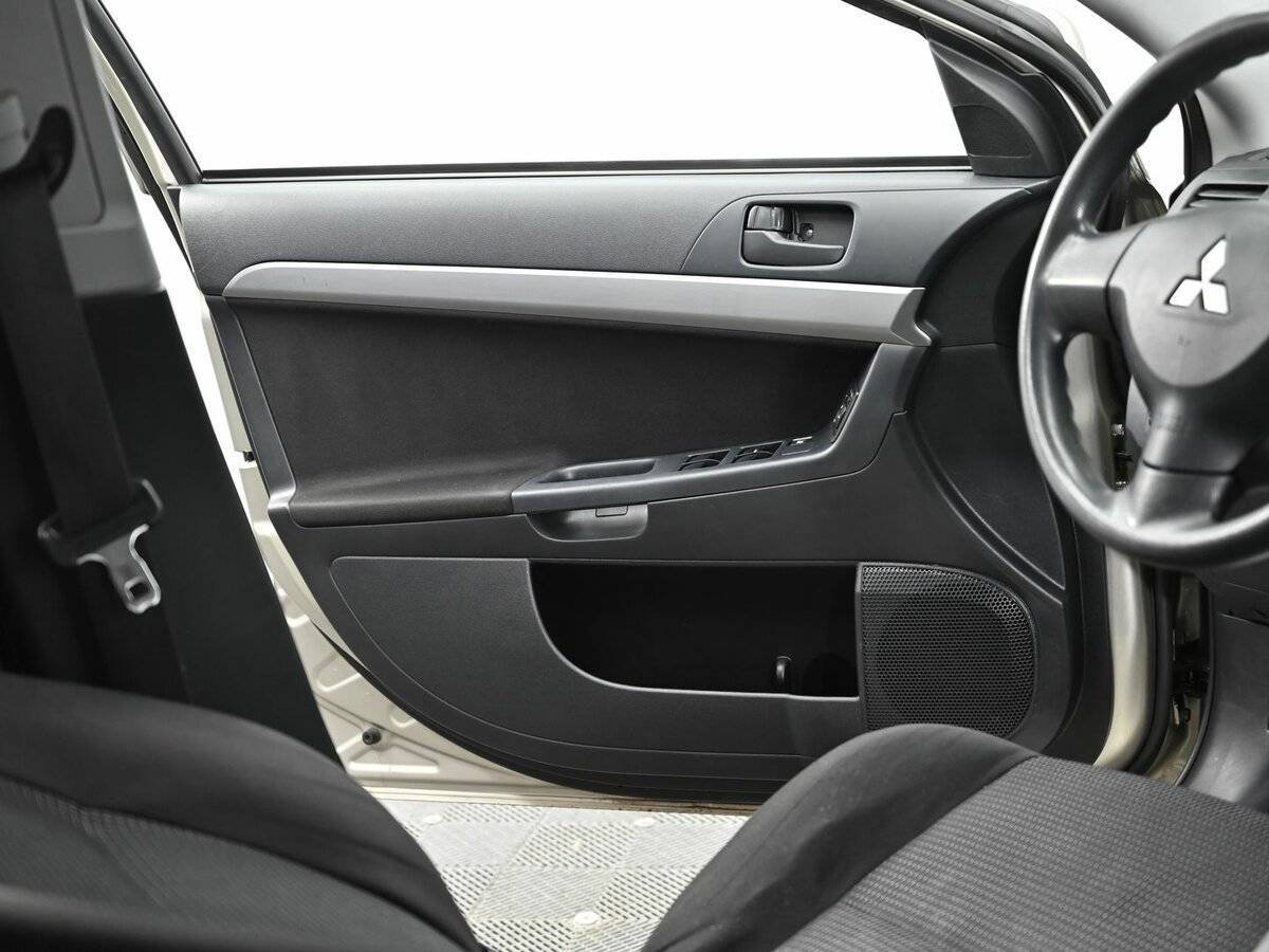 Mitsubishi Lancer, 2010 Фото №6