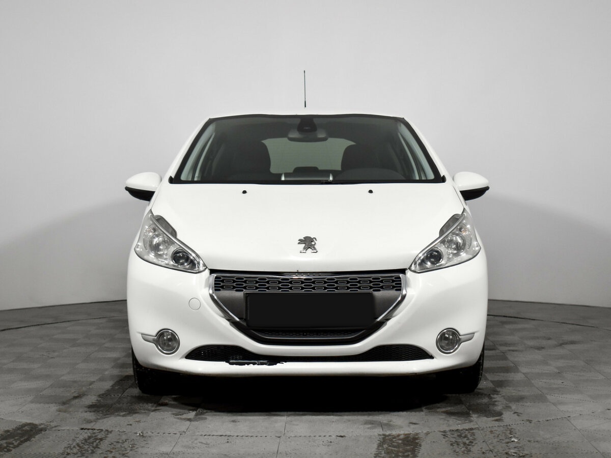 Peugeot 208 I, 2013 Фото №2