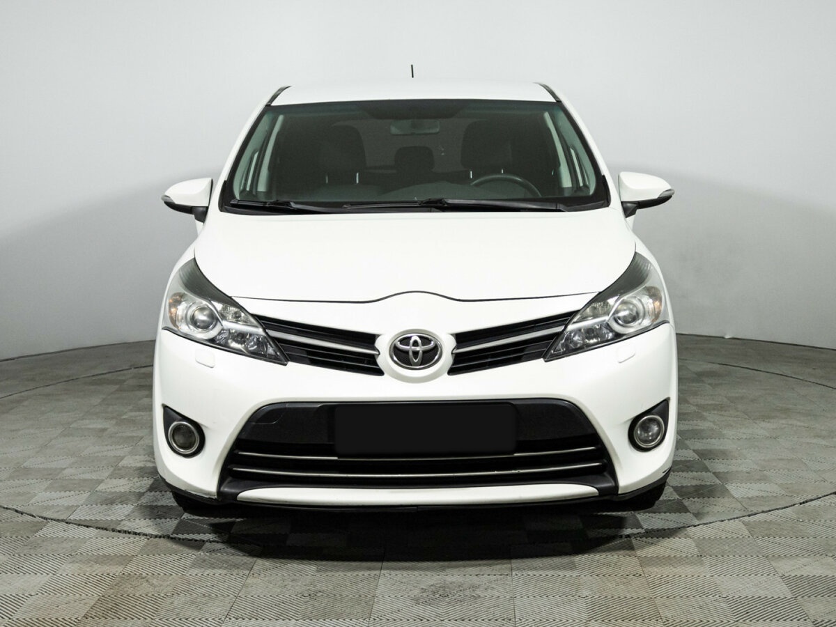 Toyota Verso I Рестайлинг, 2013 Фото №2