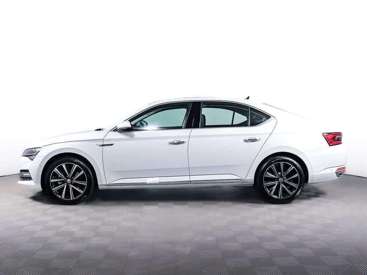 Skoda Superb, 2023 Фото №6