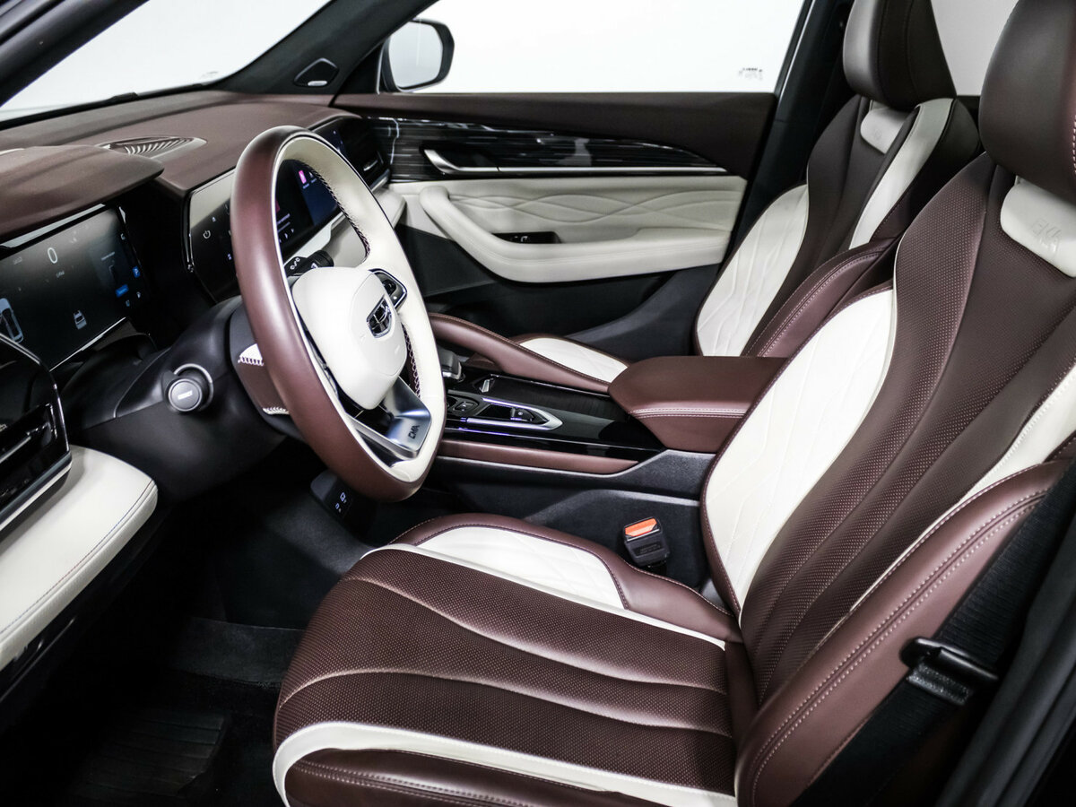 Geely Monjaro I, 2023 Фото №19