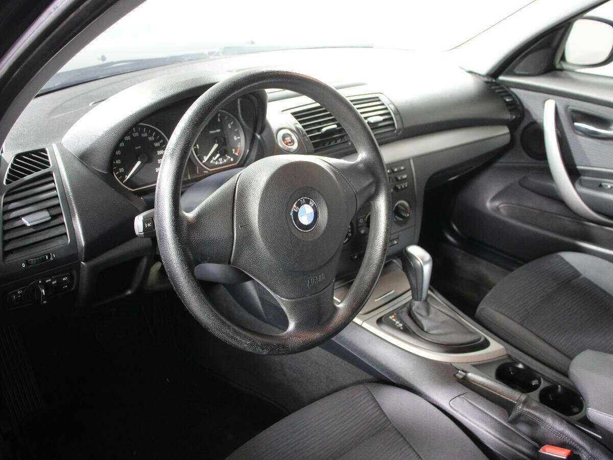 BMW 1 серии 116i, 2010 Фото №13