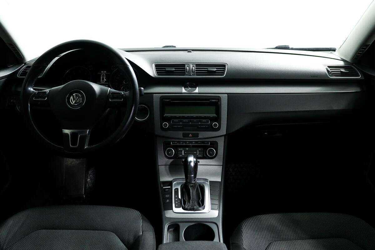 Volkswagen Passat, 2011 Фото №11