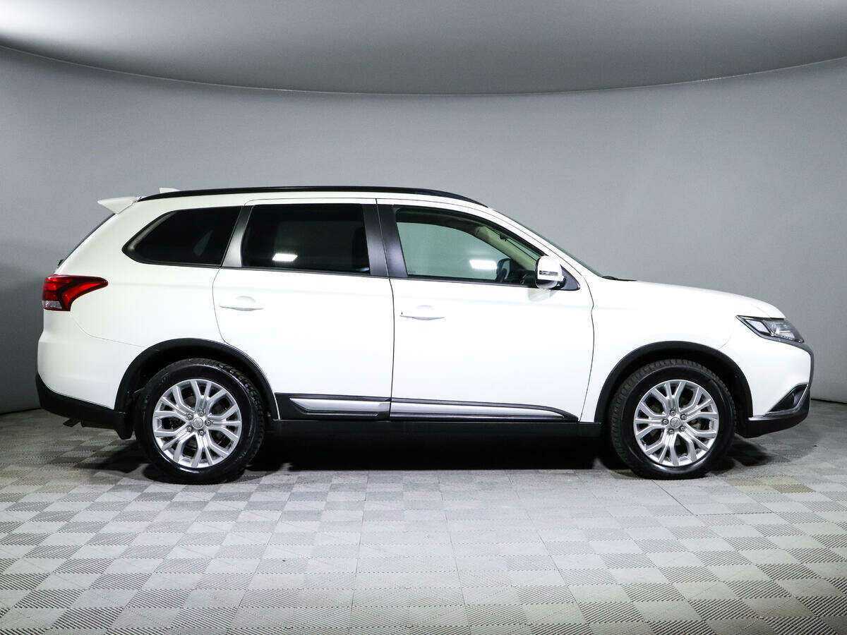 Mitsubishi Outlander, 2022 Фото №4